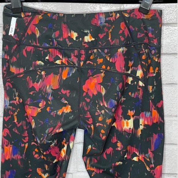 Zella Live in Crop Legging in Floral Print - Picture 6 of 11